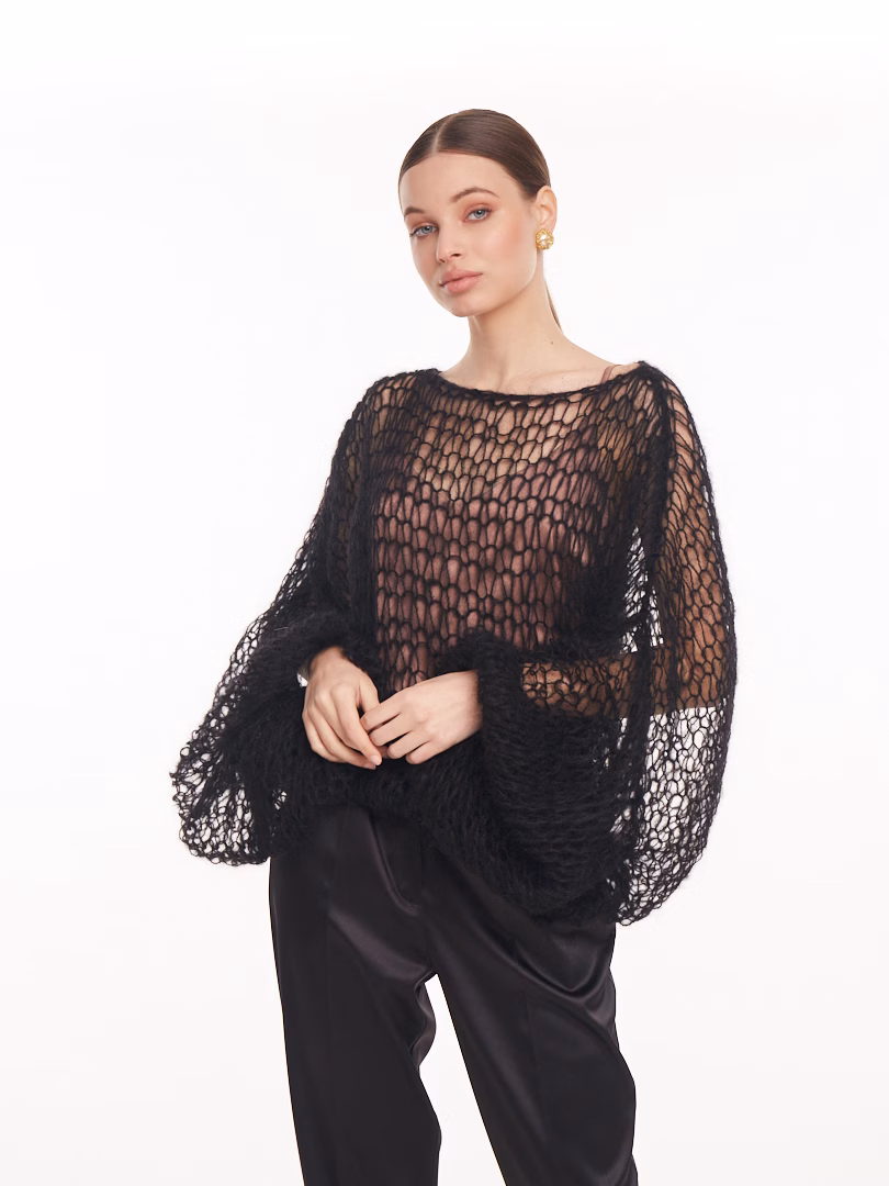 Чорний светр CLOUD