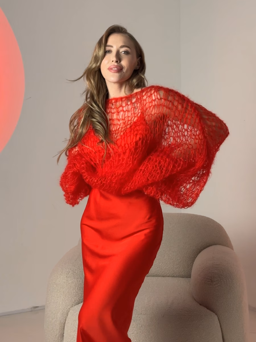 Червоний светр CLOUD