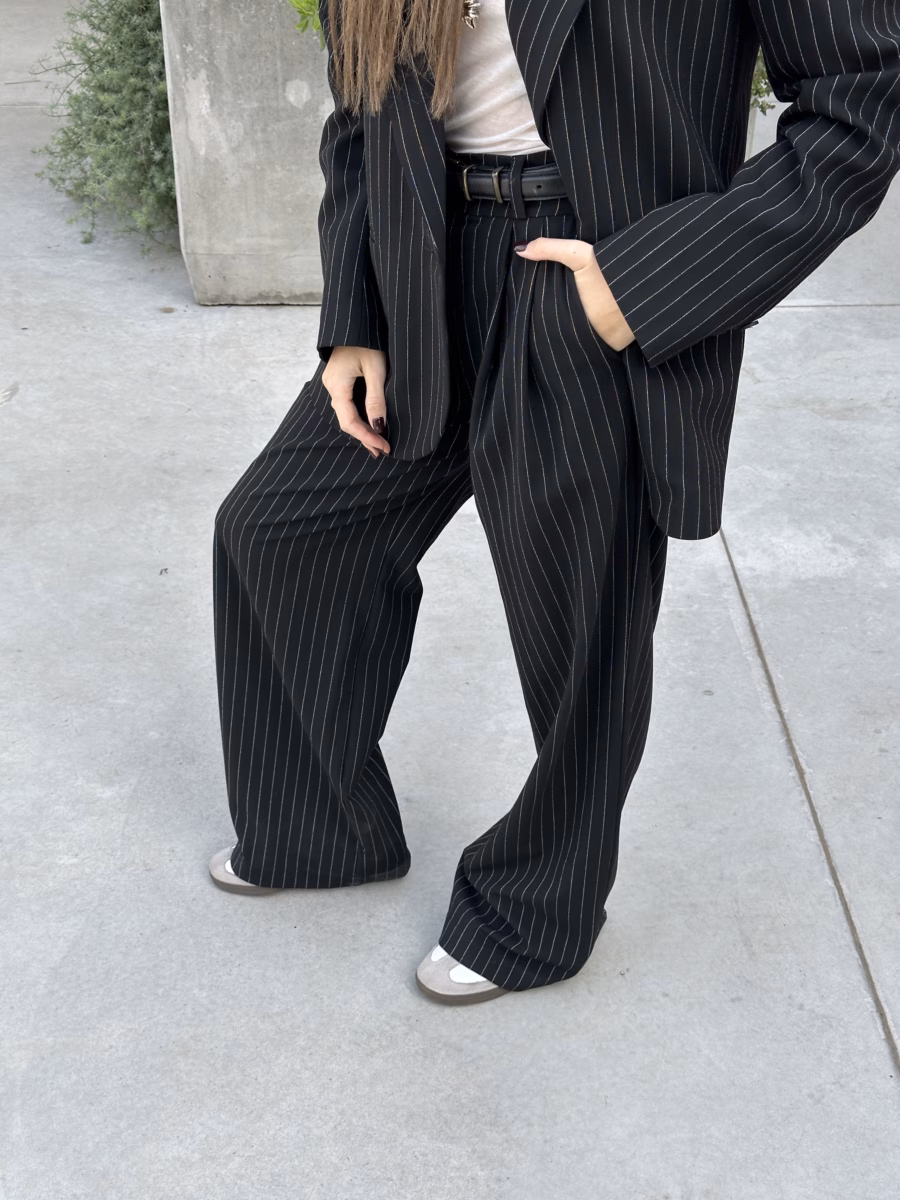 Чорні штани у смужку LAYLA