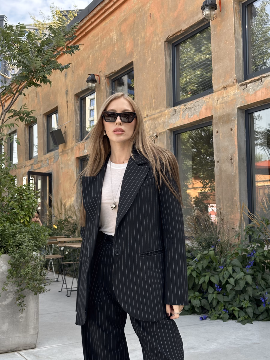 Чорний піджак у смужку LAYLA