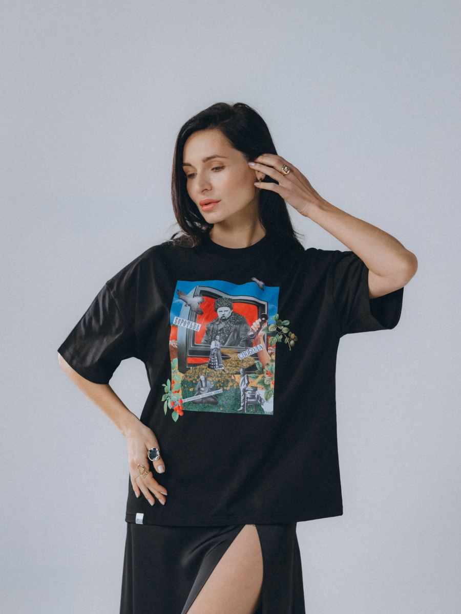 Чорна футболка "Мова має значення"