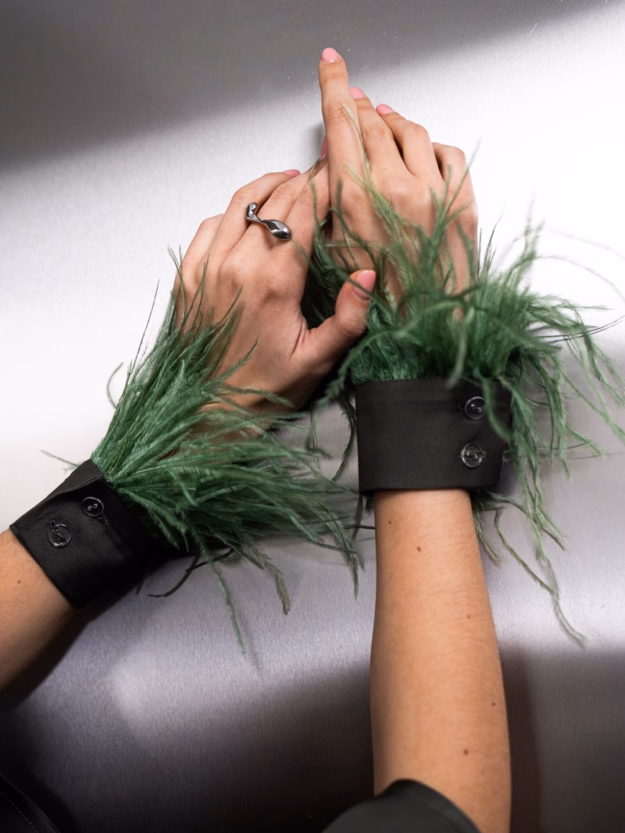 Оливкові манжети з пір’ям FLORA