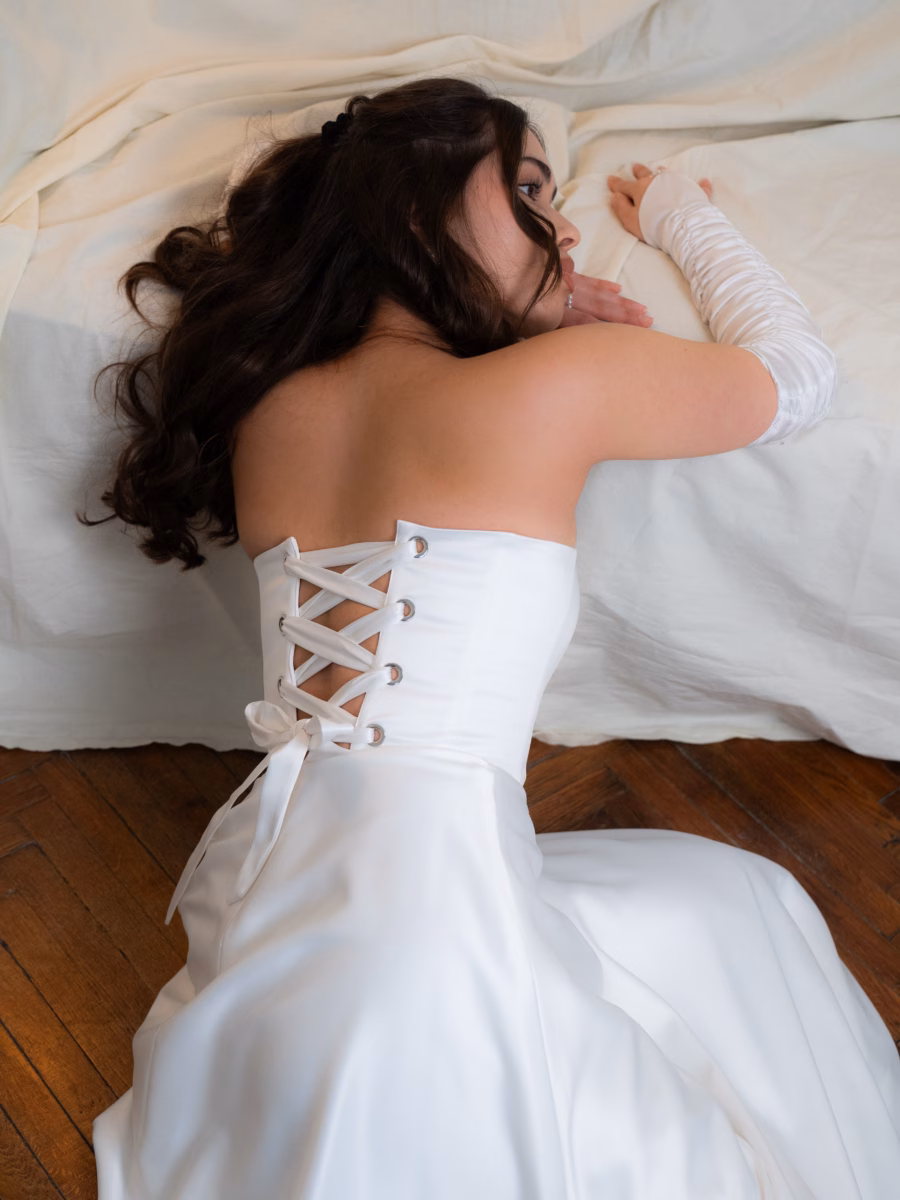 Білий корсет AURA